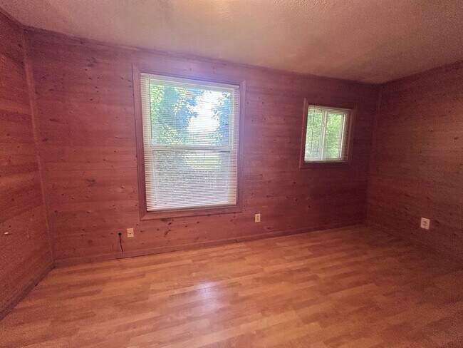 Building Photo - 441 Haggin Ave