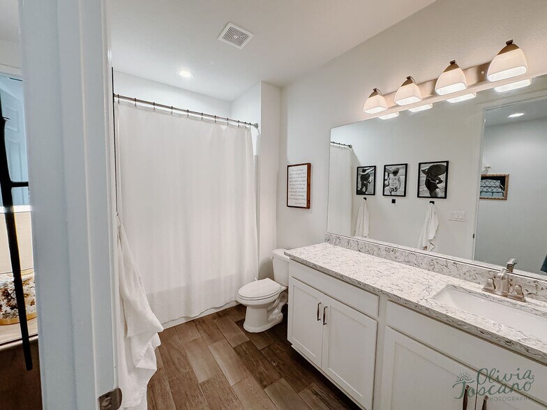 Building Photo - 1078 Persimmon Dr