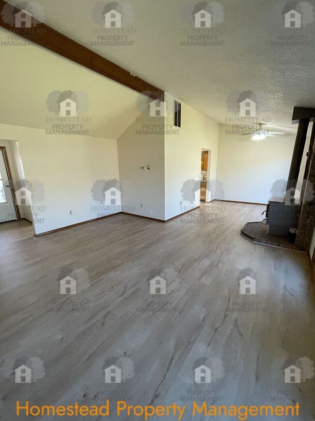 Building Photo - Celebrate the new year with 1/2 off one months rent!