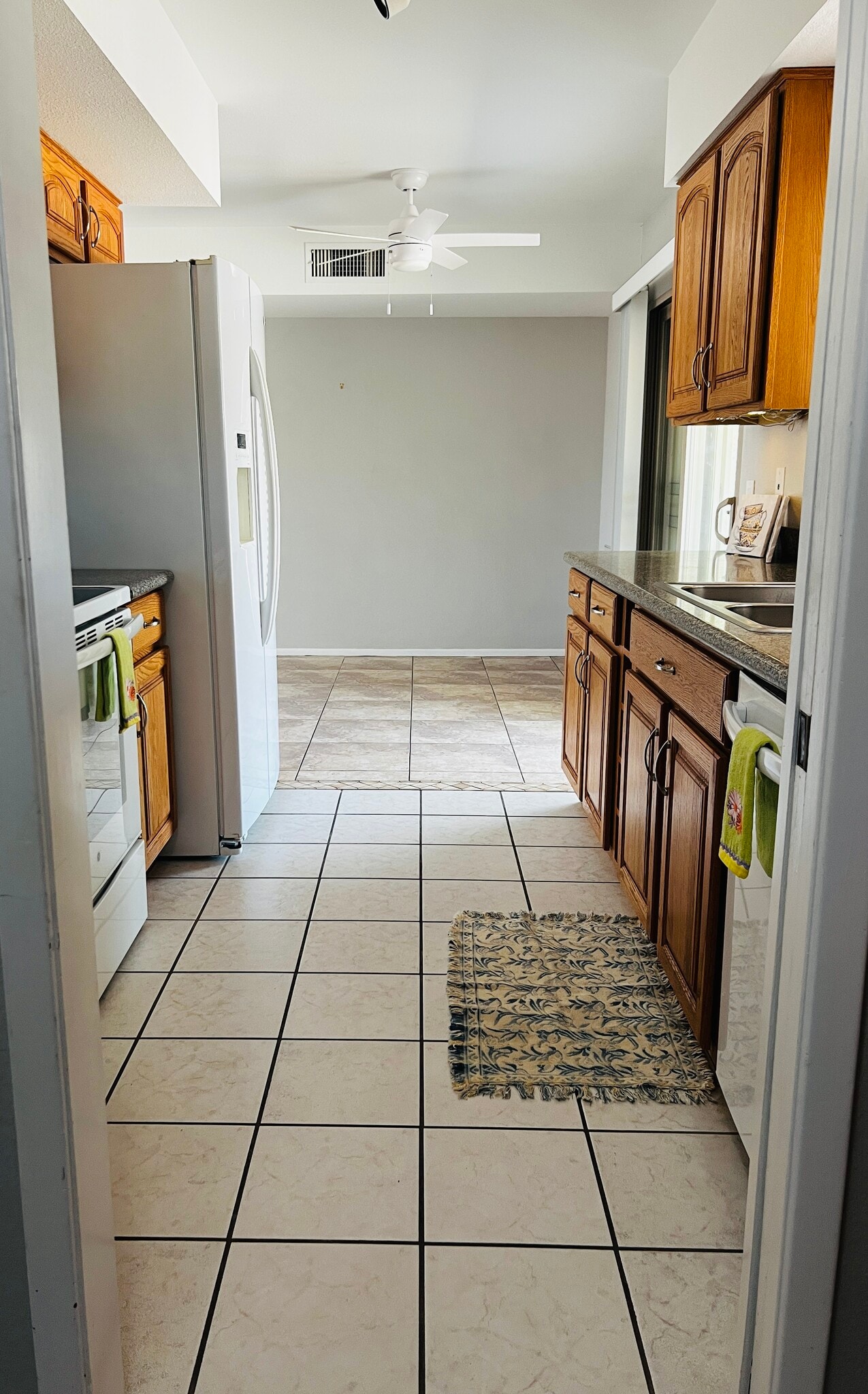 Kitchen/dining - 810 Leisure World