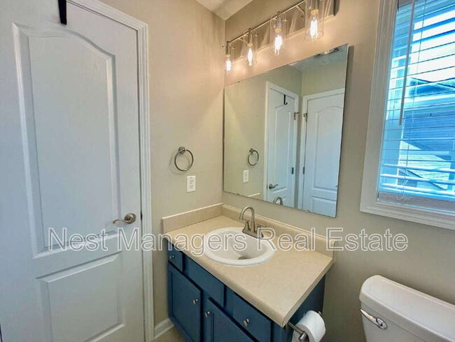 Building Photo - 5325 Wallbrook Dr
