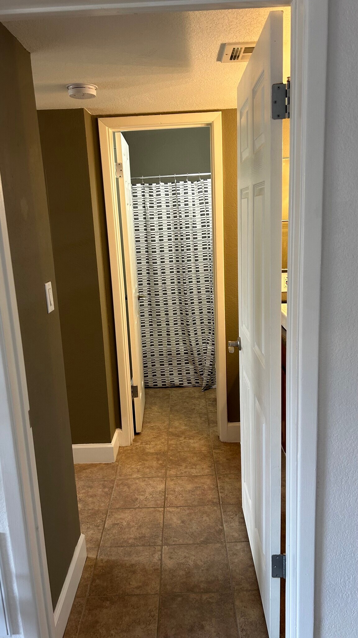 Master 2 has shower and tub - 3825 E Camelback Rd