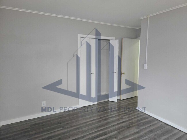 Building Photo - Gorgeous and Cozy 3 bed in Saginaw, Available now!