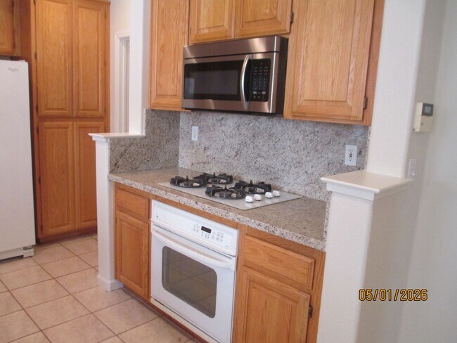 Building Photo - Beautiful Roseville home near Galleria