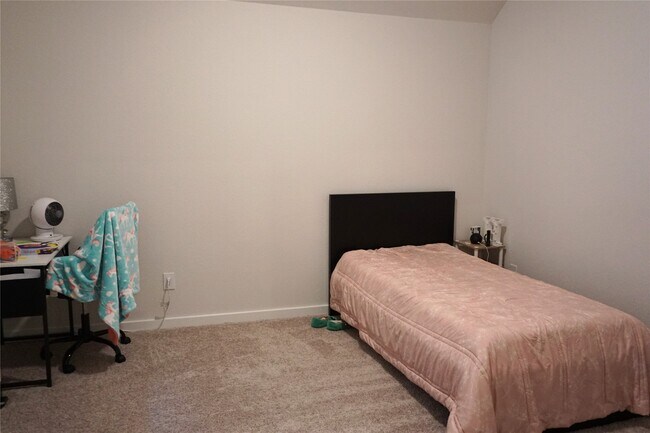 Building Photo - 16626 Lake Austin St