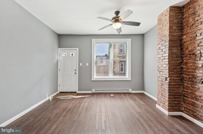 Building Photo - 2534 N Stanley St