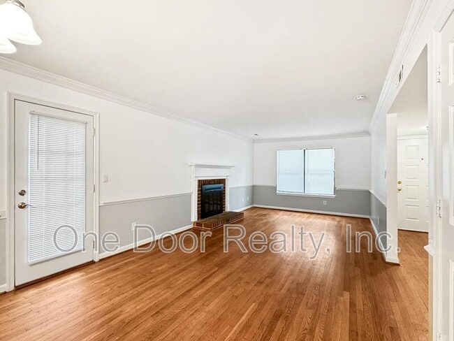 Building Photo - 285 Merrimac Trail