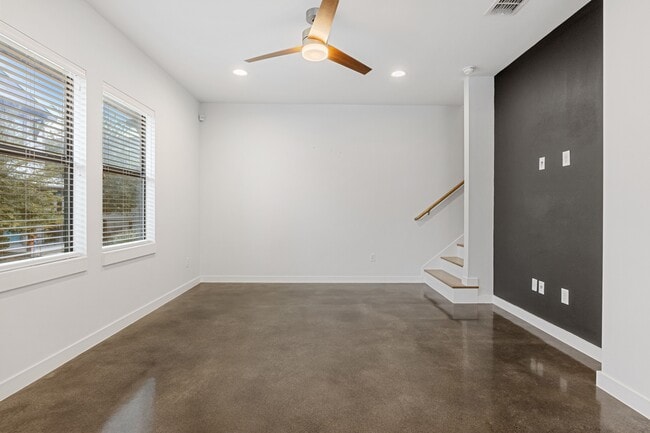 Building Photo - 1114 N Olive St