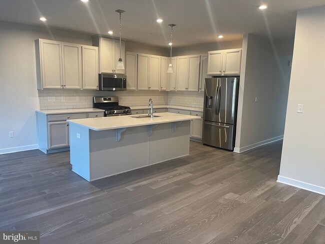 Building Photo - 205 Hibiscus Way