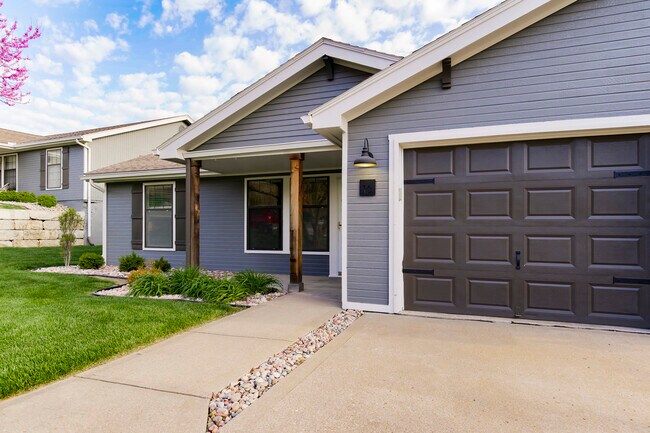 Building Photo - 24 Wallingford Dr