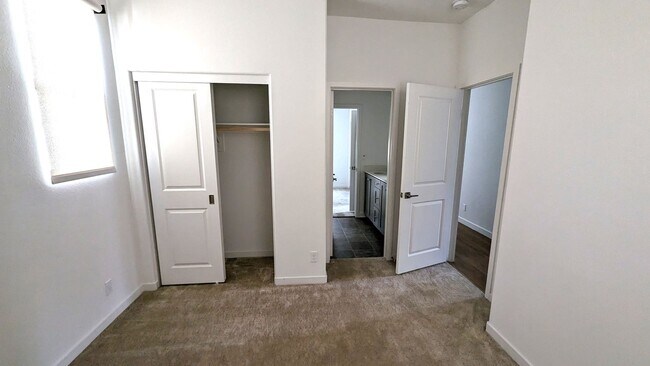 Building Photo - 7449 Channel View St