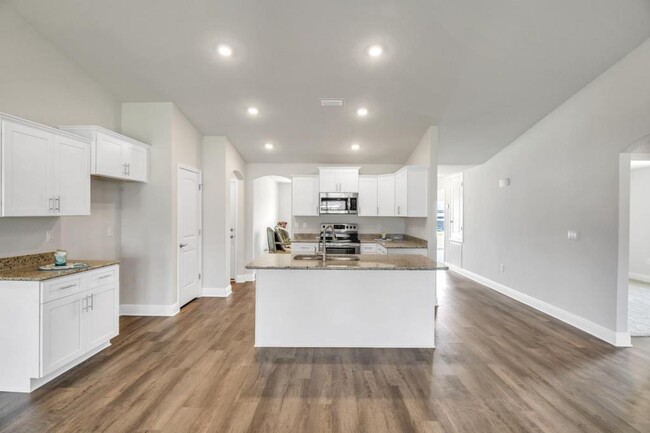 Building Photo - 3840 Redbud Wy