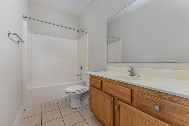 Building Photo - 2BR Condo in Cornelius