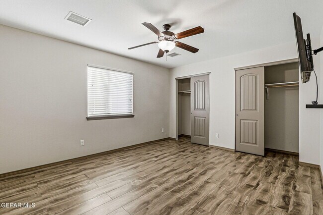 Building Photo - 12776 Tre Maximiliano Ave