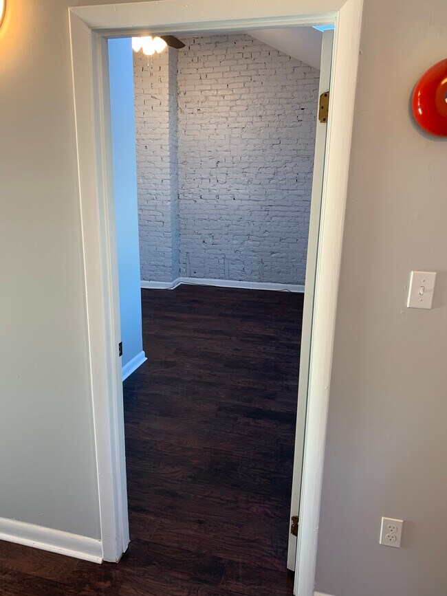 Building Photo - 7 S Morton Ave