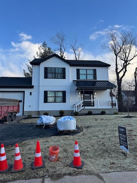 Building Photo - 1140 Parkside Ave.