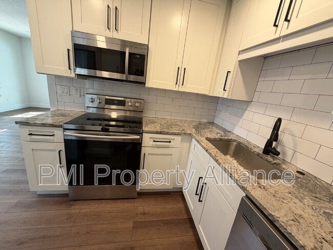 Building Photo - 2300 Elizabeth Ave