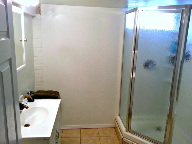 Building Photo - 3 BR / 2 BA Outdoor lovers dream! Near For...