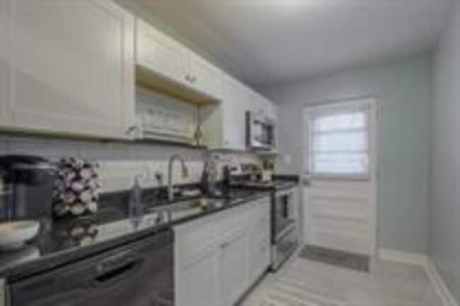 Building Photo - 4110 Clark Ave