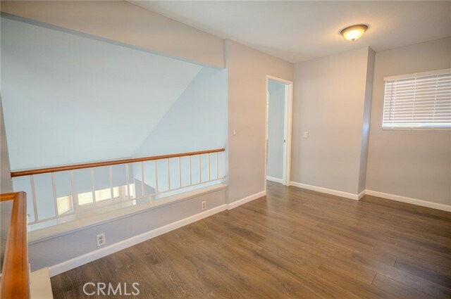 Building Photo - 3099 Oakview Ln