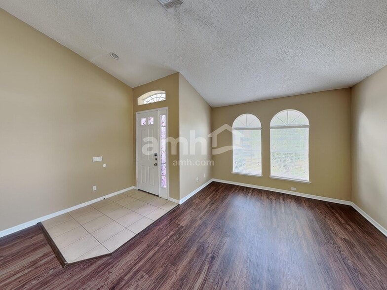 Building Photo - 1714 Cedar Lake Dr