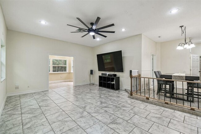 Building Photo - 16453 Pawnee Dr