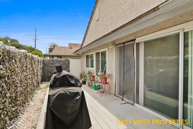 Building Photo - 2409 Sommerset Dr
