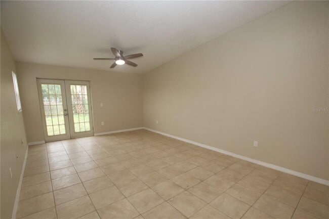 Building Photo - 304 Sun Dial Ct
