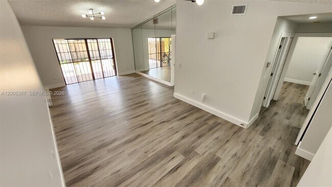 Building Photo - 5046 SW 145th Ave