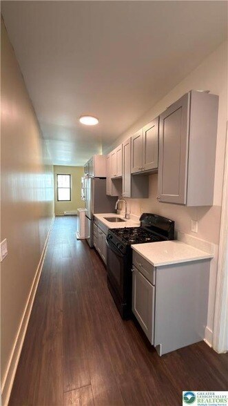 Building Photo - 202 E Hamilton St