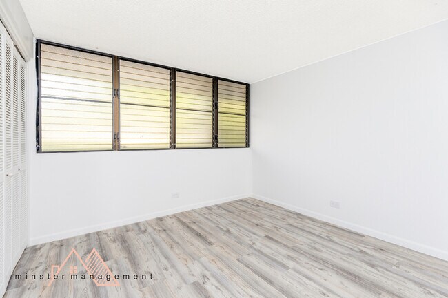 Building Photo - 6770 Hawaii Kai Dr