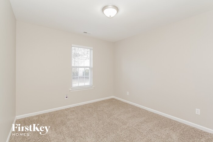 Building Photo - 2800 Black Walnut Ln