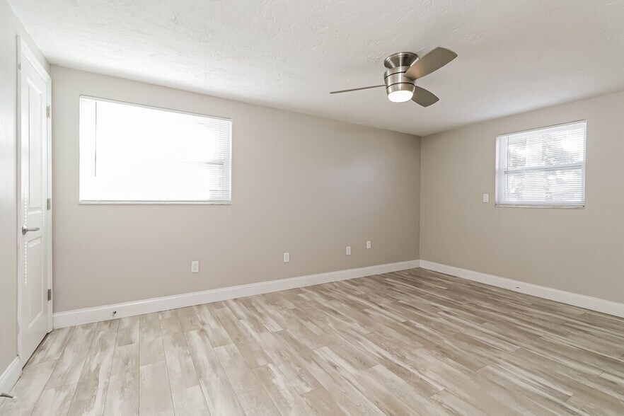 Building Photo - 4045 Grayton Dr