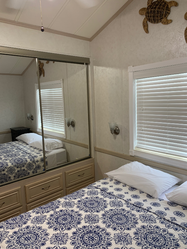 Building Photo - 2580 NE Indian River Dr