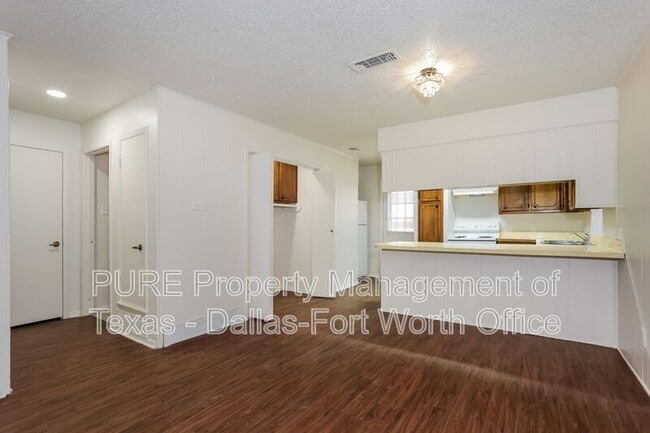 Building Photo - 409 Cousins Ln