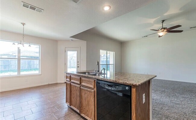 Building Photo - Beautiful / Spacious / 3 Bed Home in Killeen