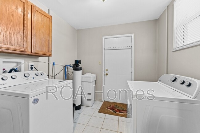 Building Photo - 3314 Vincz Dr