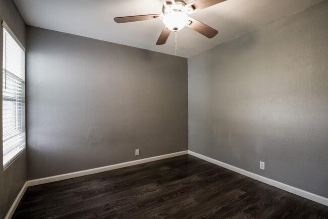 Building Photo - 2301 Tern Cir