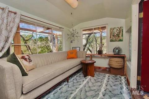 Building Photo - 3835 Oak Glen Dr