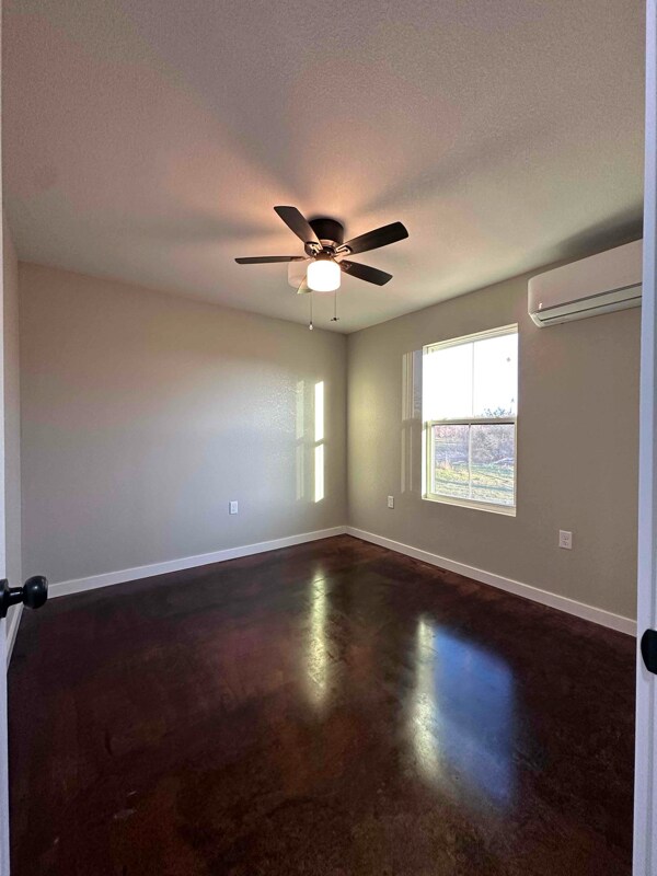 Building Photo - 900 W Highland Ave