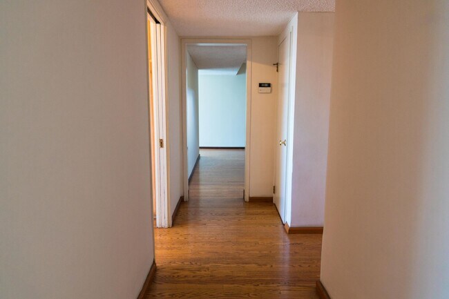 Building Photo - Los Feliz/Hollywood Hills AMAZING 6 Bed/4 ...