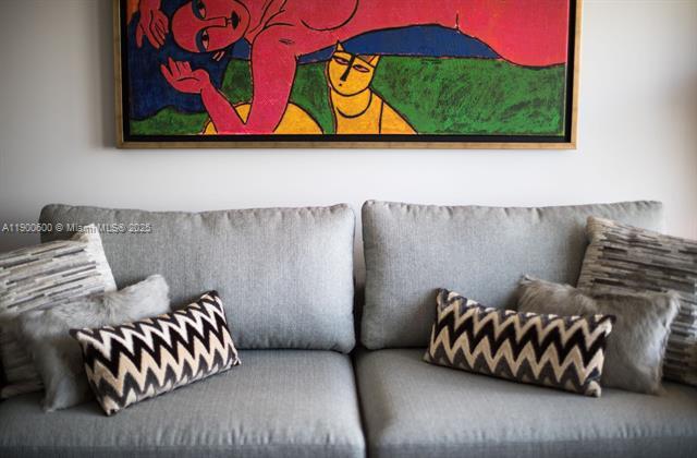 Building Photo - 68 SE 6th St