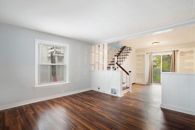 Building Photo - 348 Quimby St NE