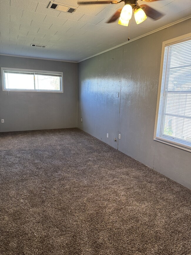 Building Photo - 1608 Elgin Ave