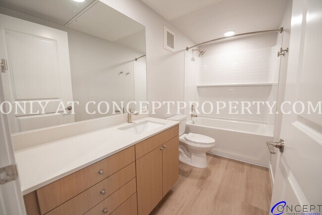 Building Photo - Spacious Luxury Living in a Modern Three-Bedroom Home at Studio Crossing!