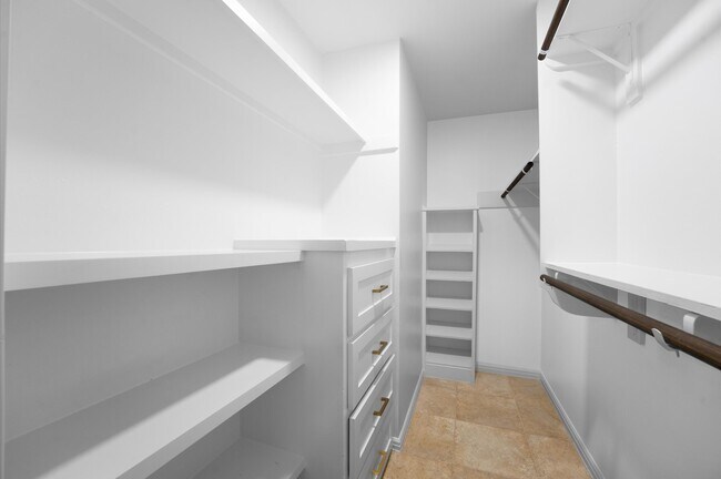 Building Photo - 8231 Garden Parks Dr