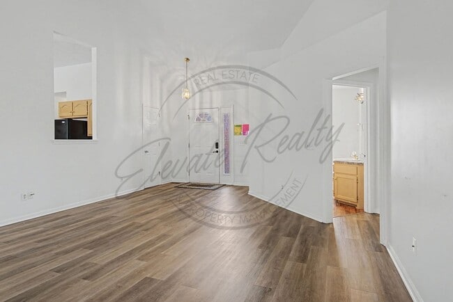 Building Photo - 105 Edgeview Dr