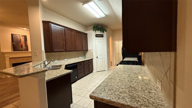 Building Photo - 931 Opal Chase Dr