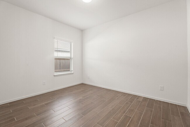 Building Photo - 4918 Morrison Dr