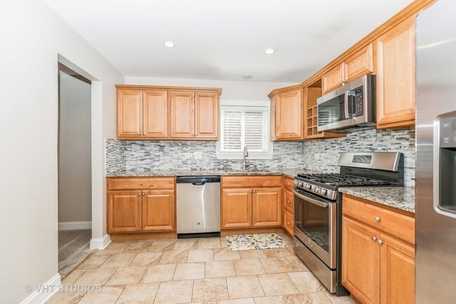 Building Photo - 9119 Lincoln Ct